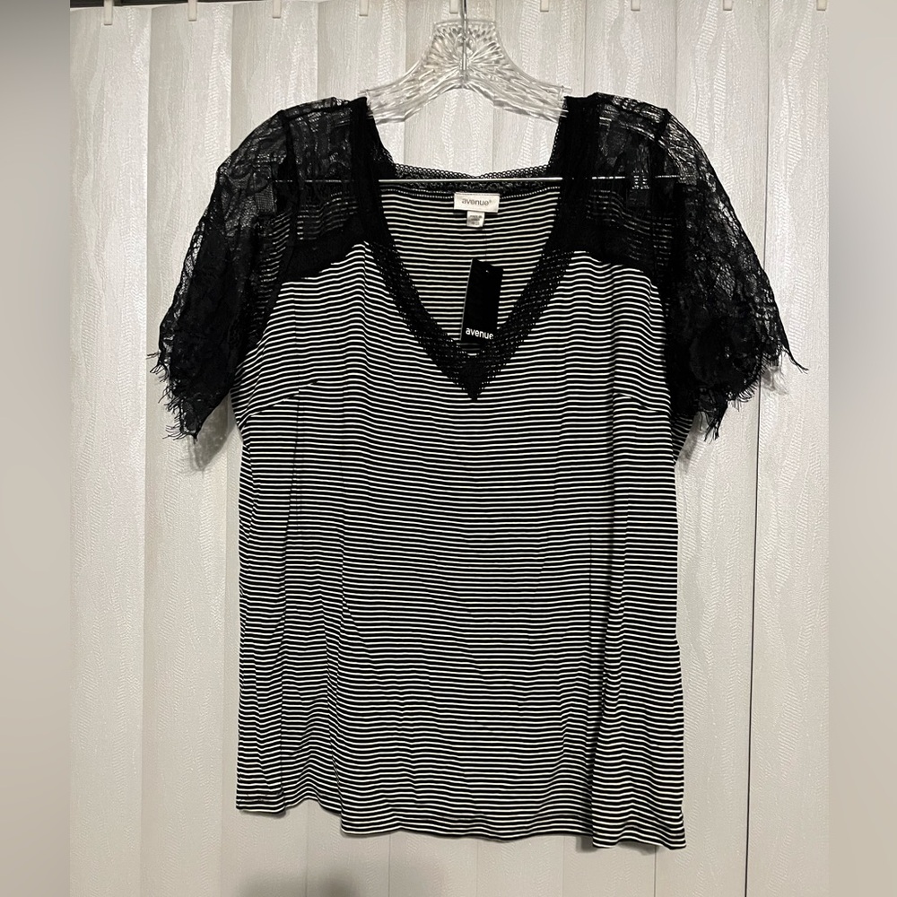 Black and White Striped Lace Sleeve Top